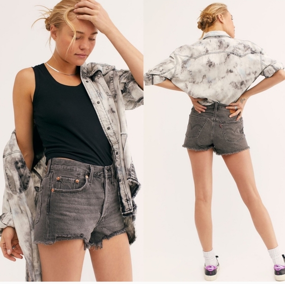 Levi's Faded Black Grey High Rise Button Up Jean Short Size 31 - Picture 4 of 13